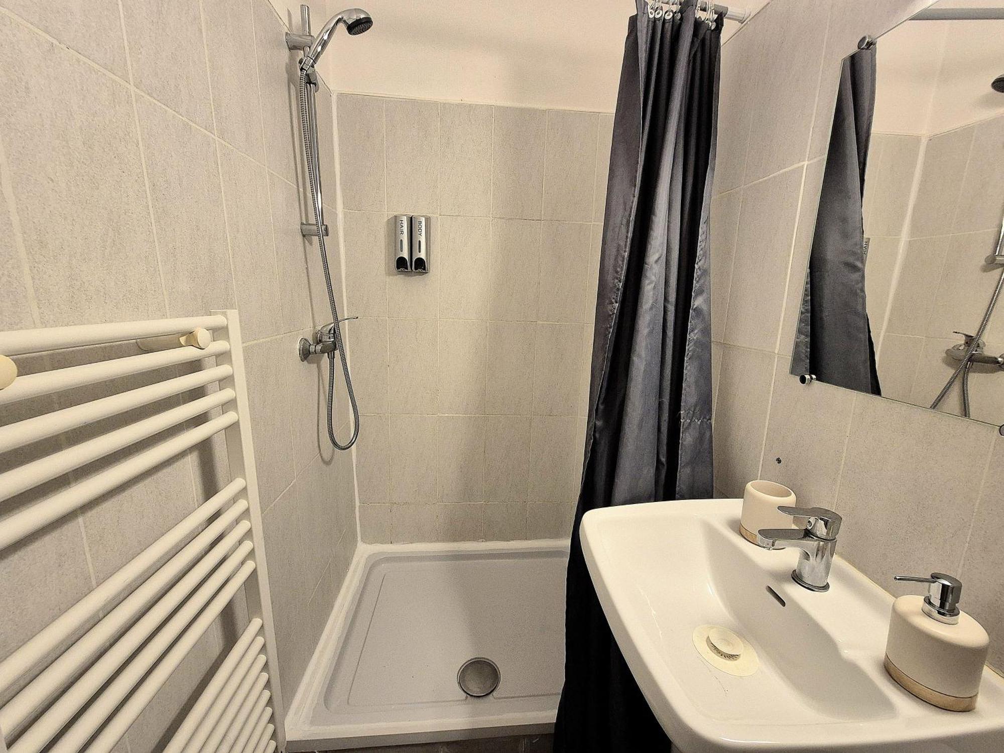 Le Cocon-t2-proche Du Centre-wifi *